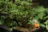 photo-1649608347847-680f6576e975 Tabletop Jungle: Ide Dekorasi dengan Tanaman Mini untuk Meja Makan yang Estetik dan Fungsional